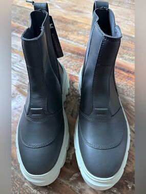 SOREL Caribou X Boot Chelsea Waterproof Color - Jet Pixel 7.5